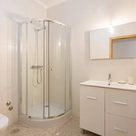 Serene View - By Sch アパート アルヴァドス