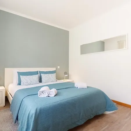 Serene View - By Sch アパート アルヴァドス